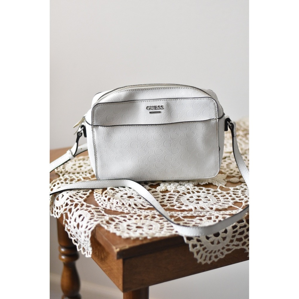 GUESS White Embossed Logo Crossbody Camera Bag Silver Tone Hardware White - Picture 2 of 7